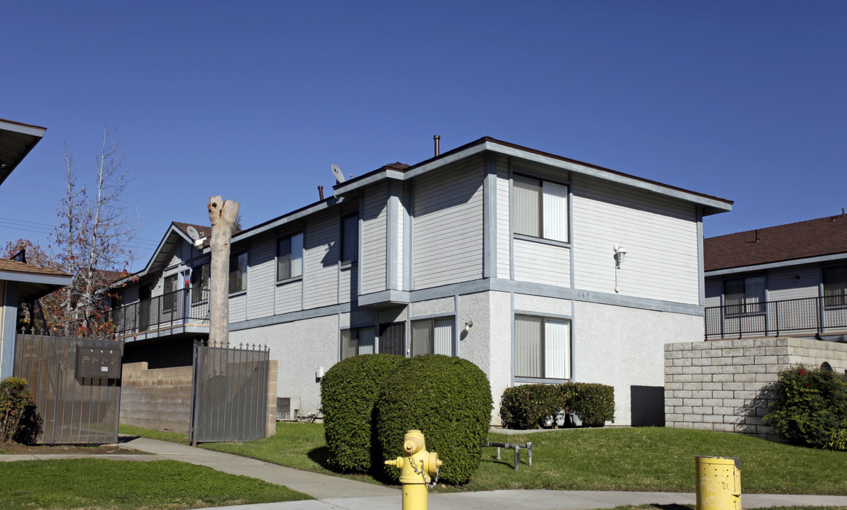 Richland Apartments in Upland, CA - Building Photo