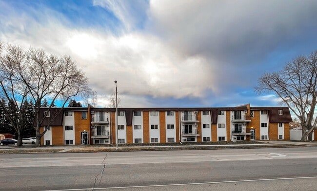 property at 2124 E Divide Ave
