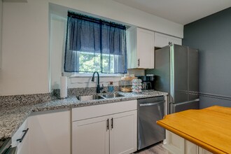 179 Anderson Ln in Hendersonville, TN - Foto de edificio - Building Photo