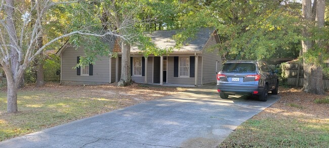203 Belmont Dr in Hampton, GA - Building Photo - Building Photo