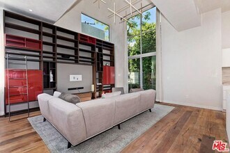 614 Westmount Dr in West Hollywood, CA - Building Photo - Building Photo