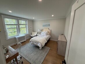 2031 Commonwealth Ave in Boston, MA - Building Photo - Building Photo