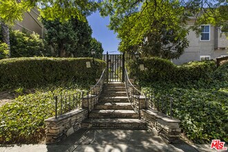 1147 Westmoreland Ave in Los Angeles, CA - Building Photo - Building Photo
