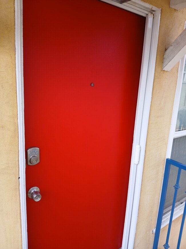 10232 S 8th Ave, Unit 1 in Inglewood, CA - Building Photo - Building Photo