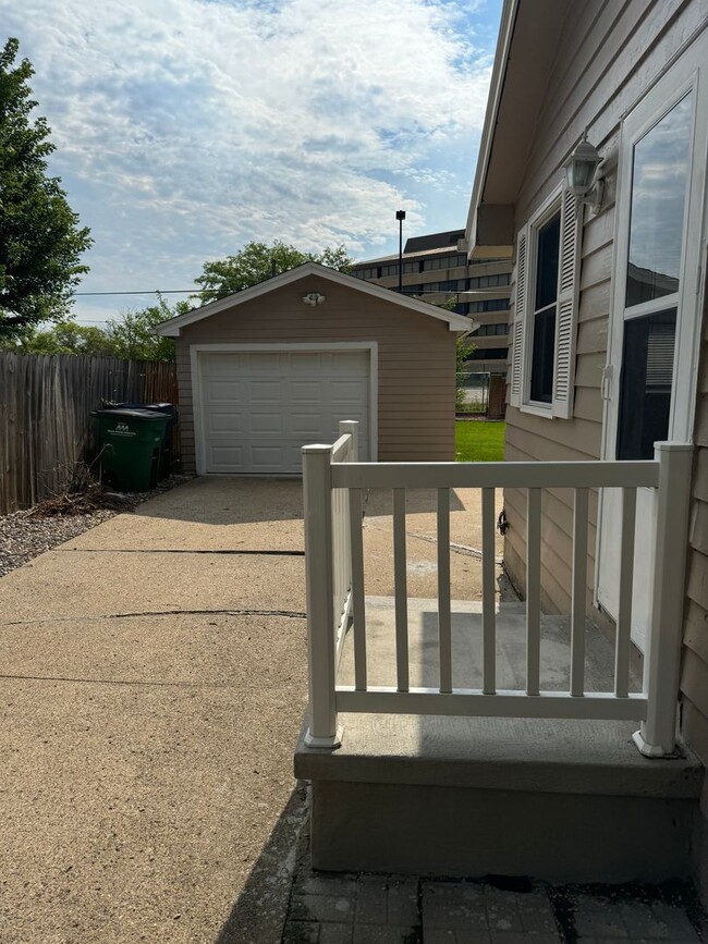 4117 64th St in Urbandale, IA - Building Photo - Building Photo