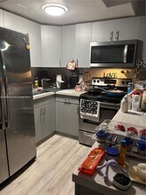 16450 NW 2nd Ave in Miami, FL - Foto de edificio - Building Photo