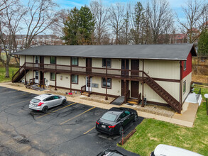 Barberview Apartments in Barberton, OH - Building Photo - Building Photo