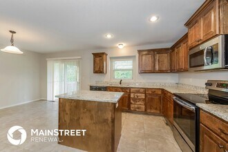 407 Golfview Dr in Pleasant Hill, MO - Building Photo - Building Photo