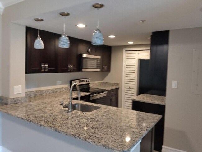 2205 Belleair Rd