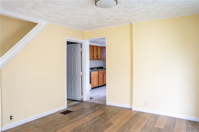 property at 122 S Bellinger St