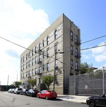 906 E 141st St in Bronx, NY - Foto de edificio - Building Photo