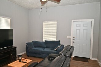 1908 10th St in Wichita Falls, TX - Foto de edificio - Building Photo