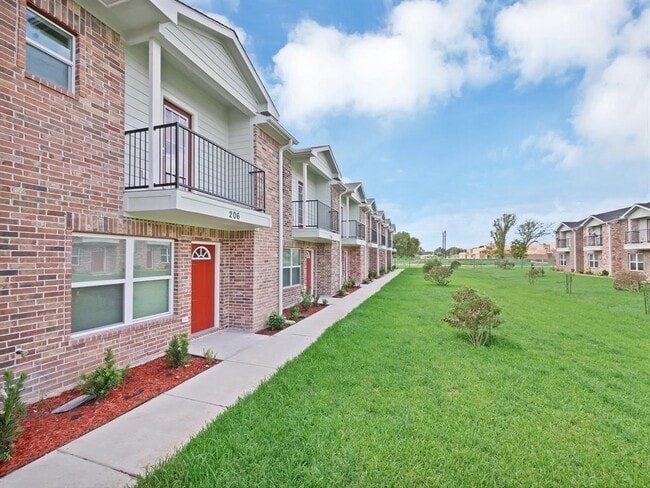 property at 211 Fairfax Ln