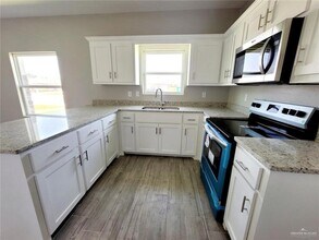 1904 Davenport St, Unit 1 in Weslaco, TX - Building Photo - Building Photo