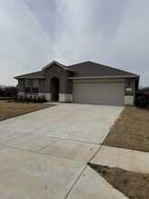 448 Kaufman Dr in Azle, TX - Building Photo - Building Photo