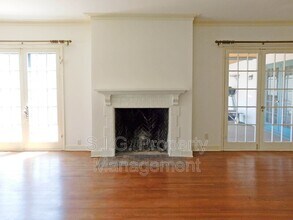 1186 New York Dr in Altadena, CA - Building Photo - Building Photo