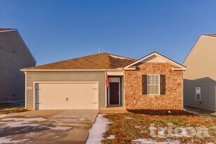 1122 Woodbridge Blvd in Lebanon, TN - Building Photo