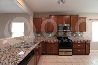 5614 W Montebello Way in Florence, AZ - Building Photo - Building Photo