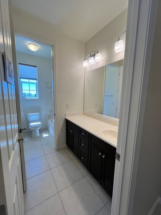 10515 Oak Terrace Ave in Las Vegas, NV - Building Photo