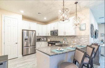 7662 Jacaranda Ln in Naples, FL - Building Photo - Building Photo