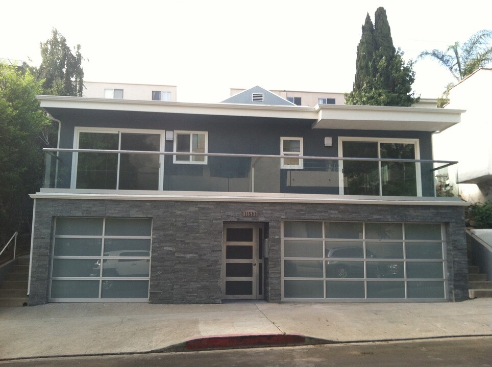 11509 Wyoming Ave in Los Angeles, CA - Building Photo