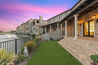 28 Comillas Dr in Westlake, TX - Foto de edificio - Building Photo