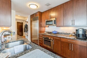 60 E Monroe St in Chicago, IL - Building Photo - Building Photo