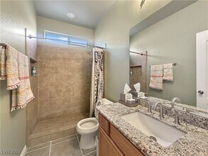 1004 Crescent Falls St in Henderson, NV - Building Photo - Building Photo