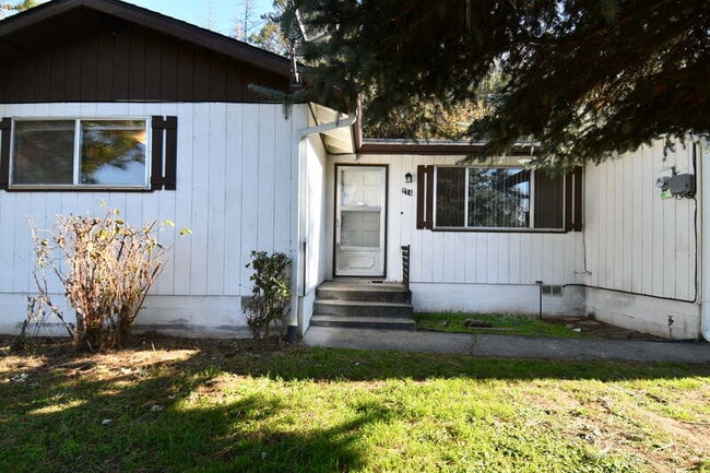 274 Shakemill Rd in Roseburg, OR - Building Photo - Building Photo