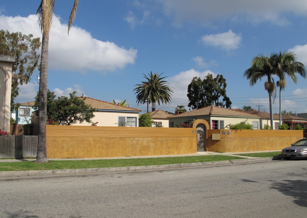 755-759 W Sunset Ave in Venice, CA - Building Photo