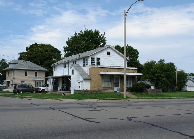 1730 S Cedar St in Lansing, MI - Foto de edificio - Building Photo