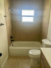 320 Northeast Boulevard N in St. Petersburg, FL - Building Photo - Building Photo