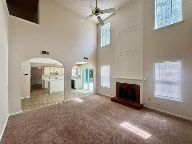 540 Manor Glen Dr in Suwanee, GA - Building Photo - Building Photo