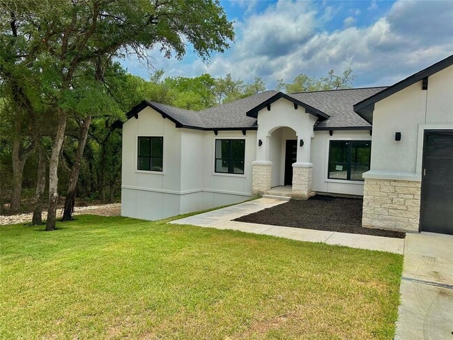 5206 Country Club Dr in Lago Vista, TX - Building Photo - Building Photo