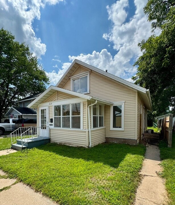 529 2nd Ave NW in Rochester, MN - Building Photo
