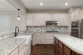 25 Amistad Cir in McAllen, TX - Building Photo - Building Photo