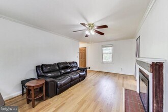 4600 Jones Bridge Rd in Bethesda, MD - Building Photo - Building Photo