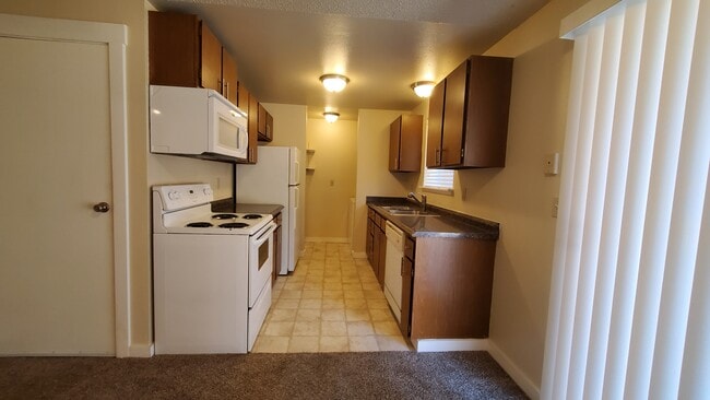 10321 146th St E in South Hill, WA - Foto de edificio - Building Photo