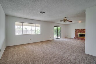 3604 Woodstead St in Bakersfield, CA - Building Photo - Building Photo