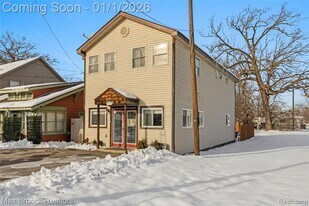 3020 Grove St in Keego Harbor, MI - Building Photo