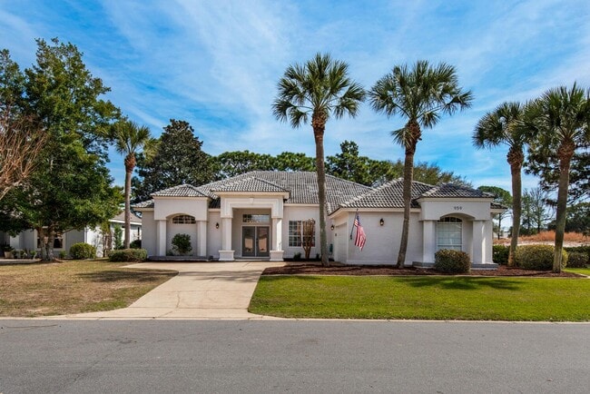 property at 302 Country Club Rd