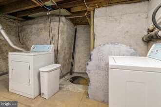 1221 Marlborough St, Unit R2 in Philadelphia, PA - Building Photo - Building Photo