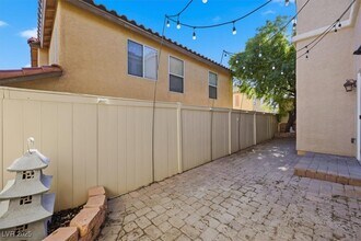 10457 Chrisman Ave in Las Vegas, NV - Building Photo - Building Photo