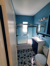 3762 SW 27th St, Unit 2 in Miami, FL - Foto de edificio - Building Photo