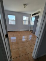 1910 West St, Unit Apt #1 (1st flr duplex) in Union City, NJ - Building Photo - Building Photo