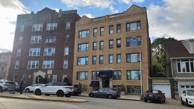 6405 Boulevard E in West New York, NJ - Foto de edificio - Building Photo