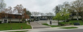 1455 Tyandaga Park Dr in Burlington, ON - Building Photo