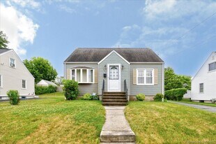 535 Jewett Ave in Bridgeport, CT - Building Photo