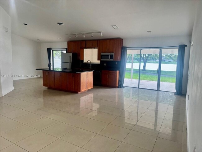 14570 SW 145th Pl in Miami, FL - Building Photo - Building Photo