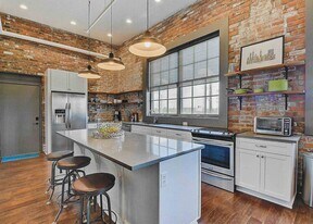 740 E North St in Indianapolis, IN - Building Photo